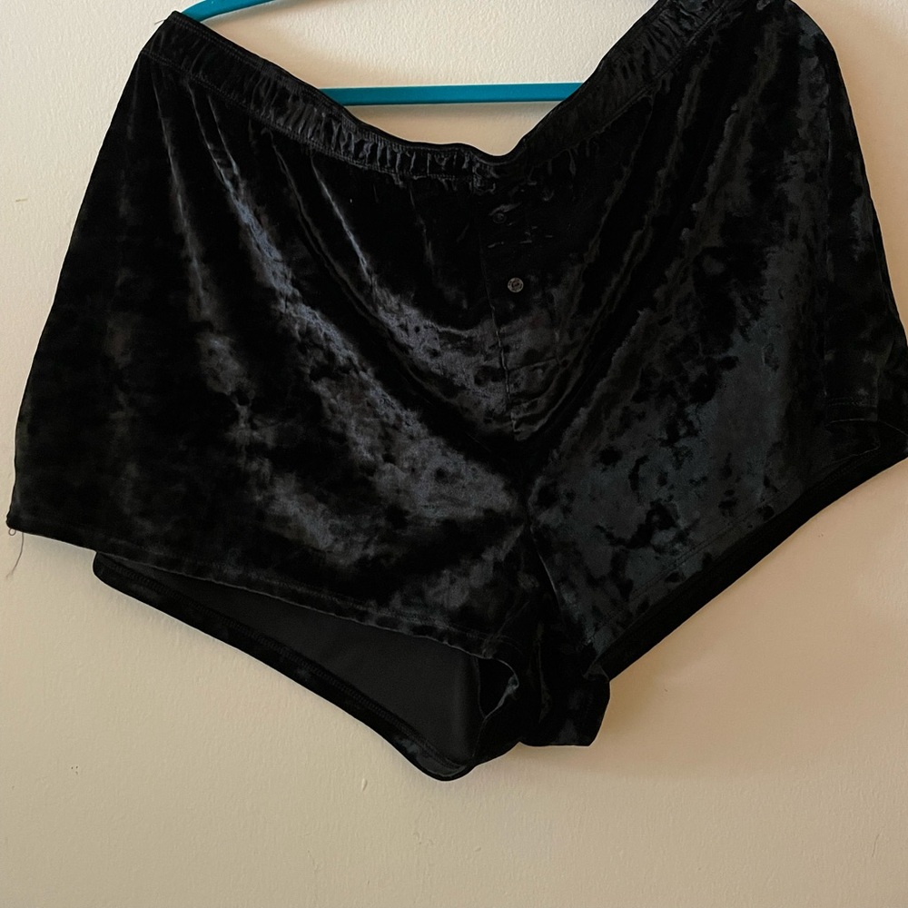 Pink velvet boxy and 2 velvet boyshort undies